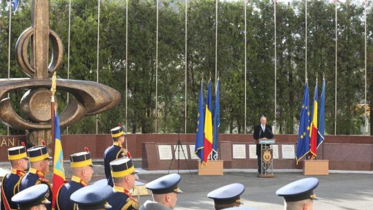 2 Aprilie - Ziua NATO. Lui Mircea Geoană i s-a extins mandatul NATO