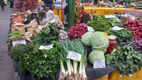 AUDIO Brașovenii, speriați că Postul Paștelui va scumpi fructele și legumele din piețe