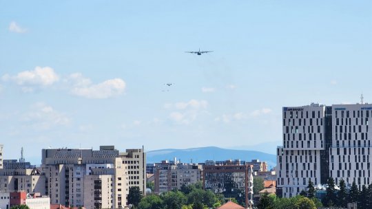 Spațiul aerian al orașului Brașov, survolat de aeronave militare
