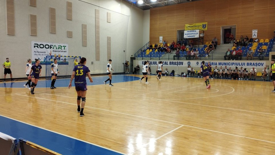 Înfrângere la handbal feminin pentru Corona Brașov