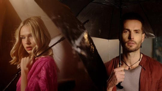 Eva Timush și Randi au lansat „Îmi place ploaia” – o confesiune dramatică despre durere și dor