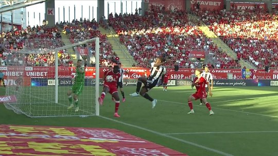 Fotbal: UTA Arad - Universitatea Cluj 0-0, în Superligă | VIDEO