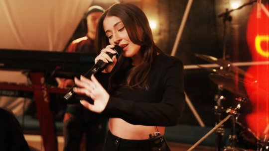 Nicole Cherry a lansat melodia „Nopțile”, deja virală pe TikTok