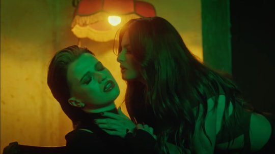Recomandarea zilei este ELIGARF x Raluka - „Șah Mat”