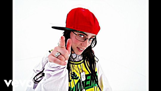 Topurile verii au fost cucerite de vedete feminine. Billie Eilish, cea mai de succes cântăreață