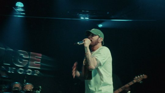 Eminem, pe primul loc în topul american al albumelor