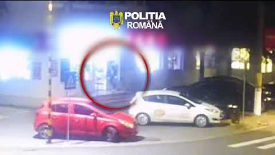 Bărbat reținut după ce ar fi încercat să spargă un magazin din Făgăraș | VIDEO