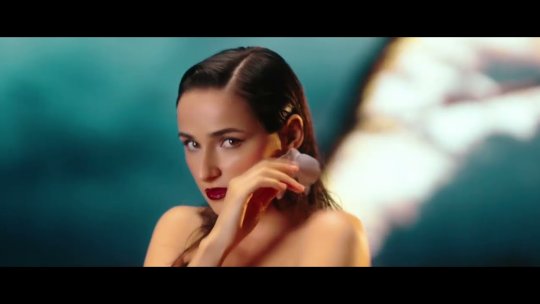 Recomandarea zilei este ENELI - „Sad Girls Club”