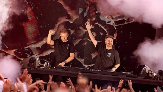 Rcomandarea zilei este Armin van Buuren & David Guetta feat. Aldae - „In The Dark”