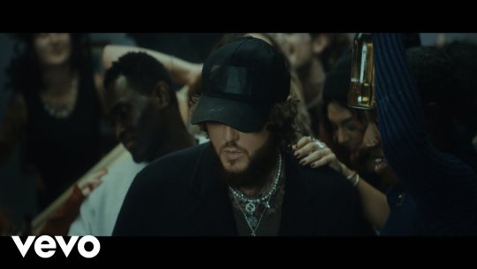 Recomandarea zilei este James Arthur - „Celebrate”