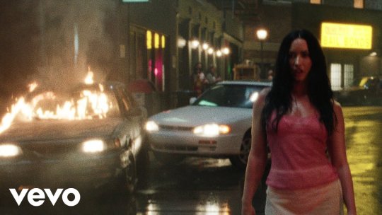 Demi Lovato a lansat single-ul electro - pop „Fast”