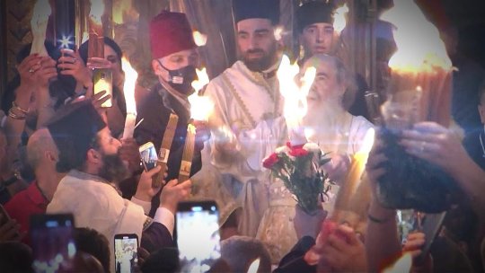 Sfânta Lumină va fi adusă în România sâmbătă seara de la Ierusalim