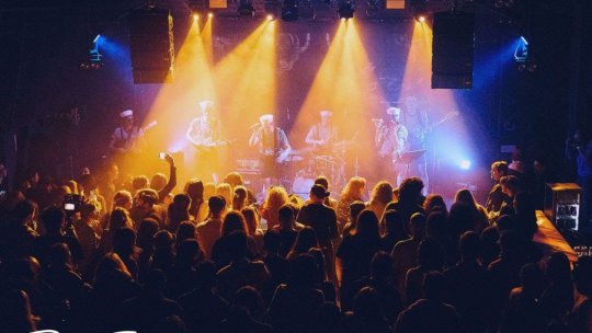 Dl Goe a lansat „Marea Paradă”