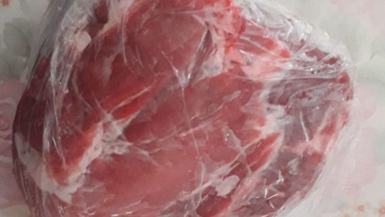 Alimente expirate, amenzi în valoare de zeci de mii de lei, în piețele din Brașov