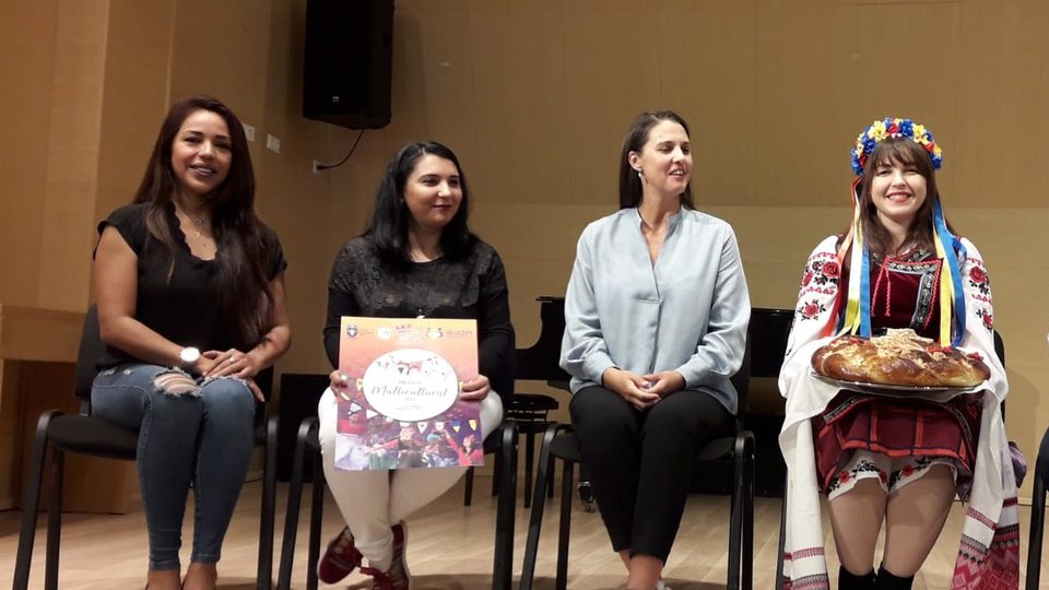 Sâmbătă vă puteți lua 24 de vize pe "pașaportul multicultural"