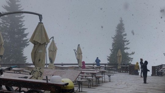 La peste 1800 de metri a nins, inclusiv în Masivul Postăvarul