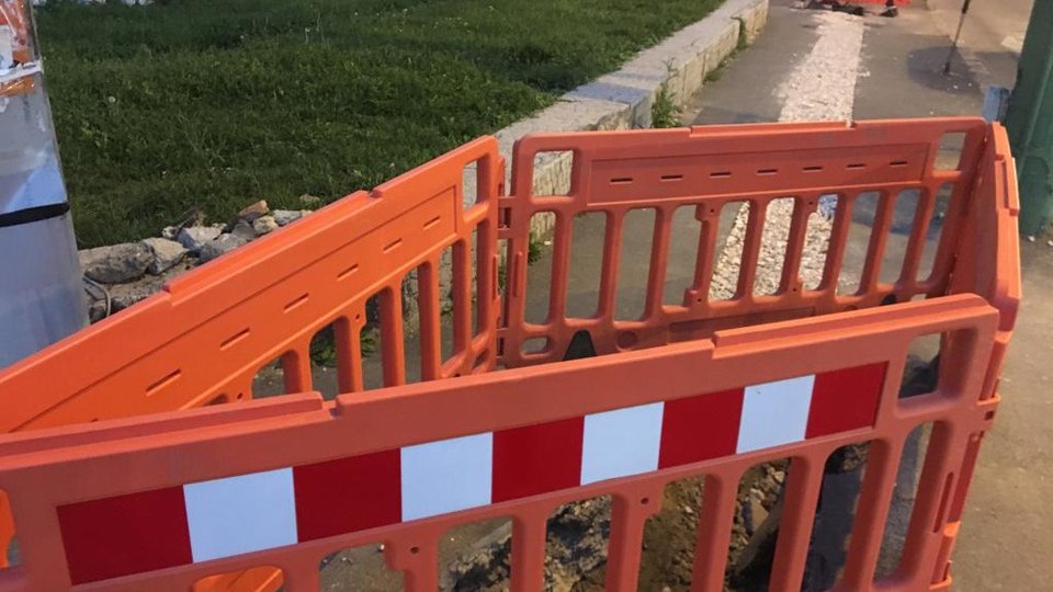 Restricţiile de circulaţie de pe strada Castanilor se prelungesc până vineri