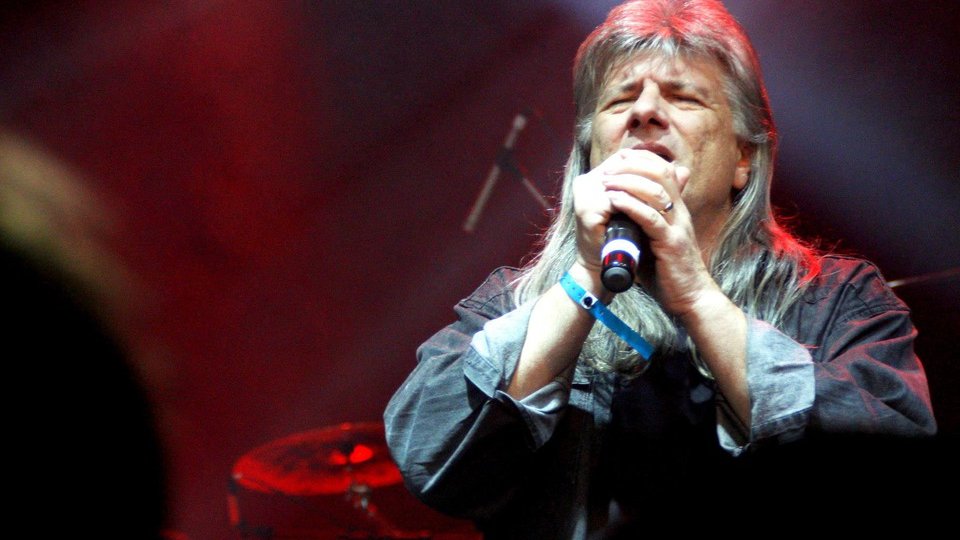 Solistul formaţiei Conexiuni, Florian Stoica, a murit