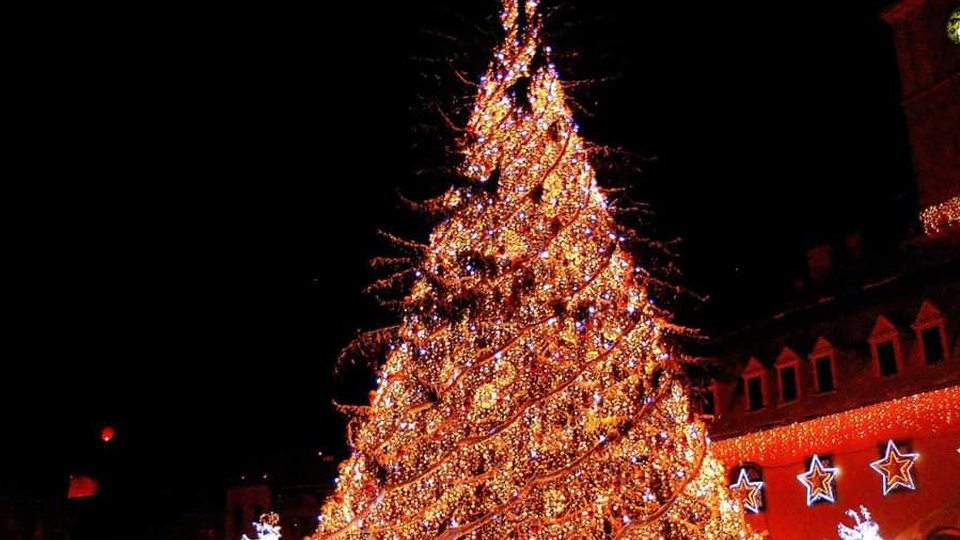 Mandinga și Smiley, cap de afiș pentru spectacolul de Revelion, în Piața Sfatului