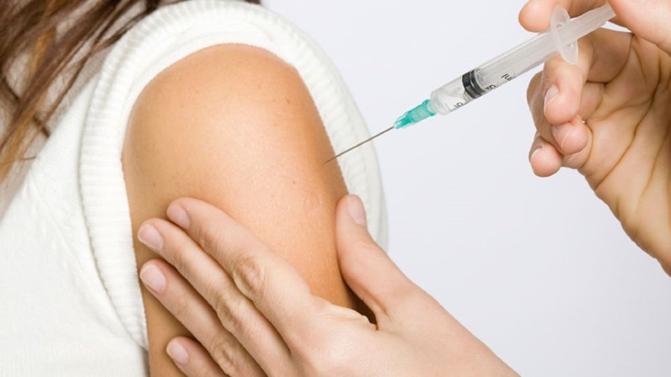 Medicii de familie vor stabili, de anul viitor, necesarul de doze de vaccin antigripal