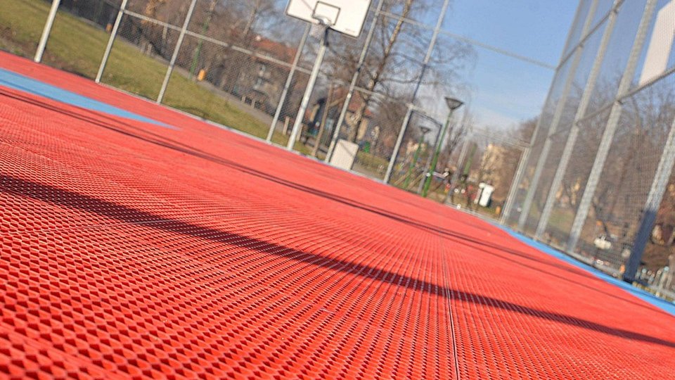 Brașovul are cel mai performant teren de baschet pentru sportivi amatori