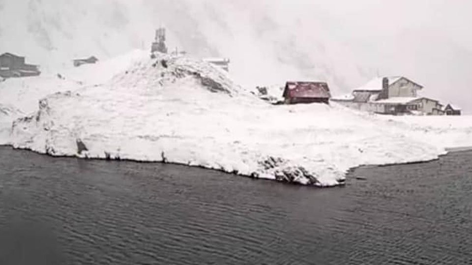 La Bâlea Lac, cel mai mare strat de zăpadă din ţară