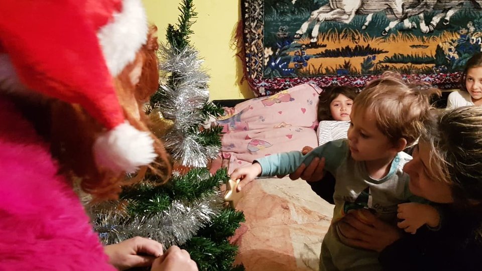Moş Crăciun a ajuns cu tolba plină, la Săcele