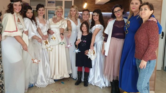 Şapte zâne, surpriză de Moş Nicolae, la Spitalul de Copii din Braşov