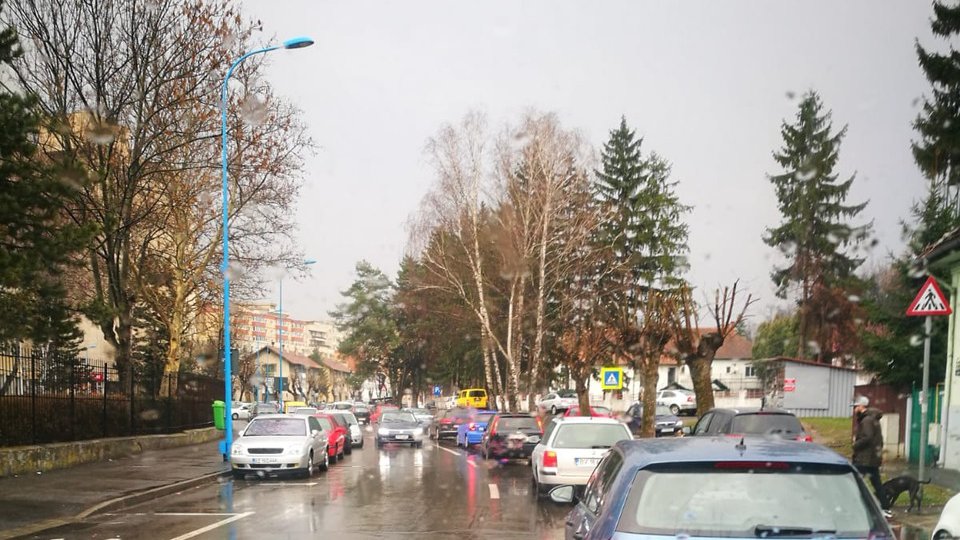 Certificatul de urbanism care îi scapă de drumuri inutile pe braşoveni