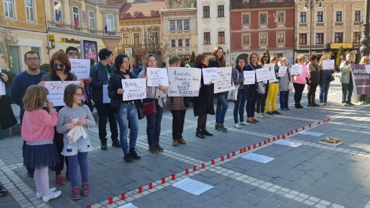 Brașovencele, primele care au protestat mut împotriva violenței domestice