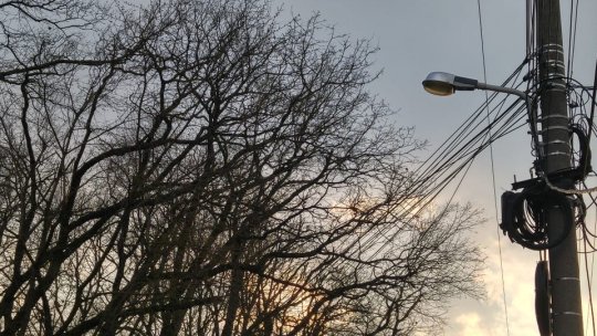 25.000 de abonaţi din Braşov au rămas fără curent în urma incendiului de la transformatorul electric