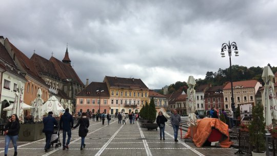 Faţadele a patru clădiri din Centrul Istoric al Braşovului vor fi refăcute