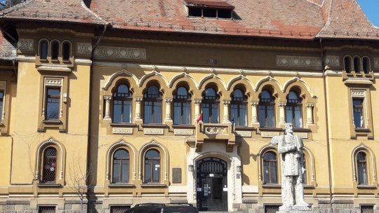 Patru bibliotecari brașoveni, premiați de ziua cărții, dar și în ziua bibliotecarului