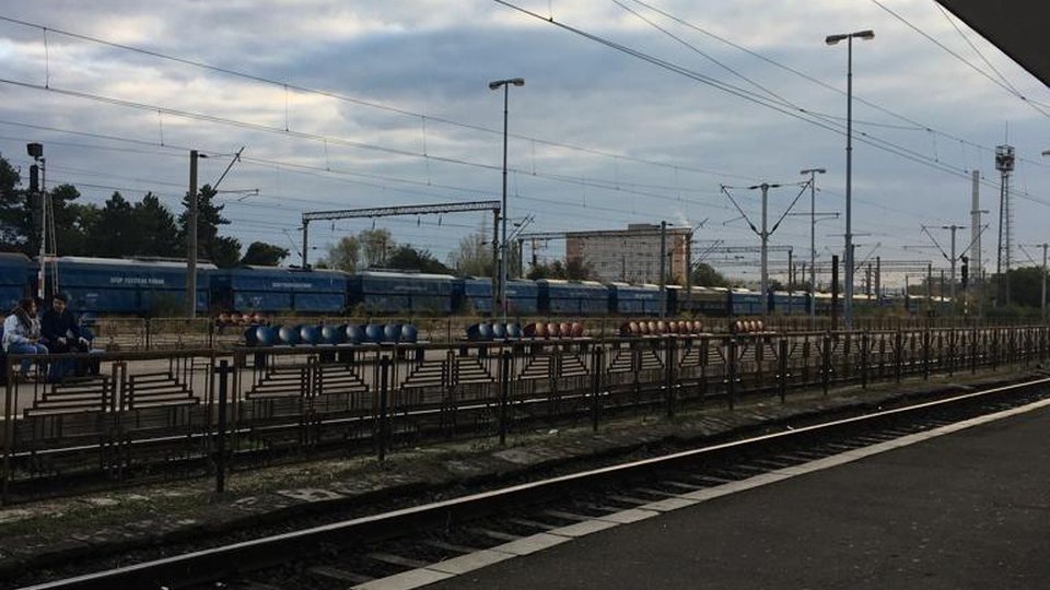 CFR Călători a pus în circulaţie, pentru minivacanţa de Paşte şi 1 Mai, toate locomotivele şi vagoanele disponibile