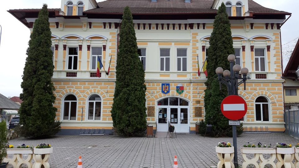 Teren de sport multifuncțional la Săcele