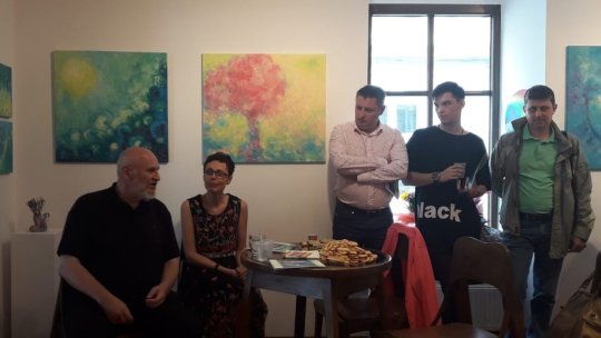 "Fără cuvinte", o nouă expoziție a Cameliei Crăciun, la Galeria KronArt