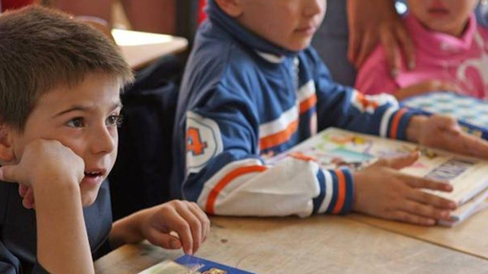 Manualele pentru noul an şcolar au ajuns, în mare parte, în şcoli sau în depozitele inspectoratelor şcolare