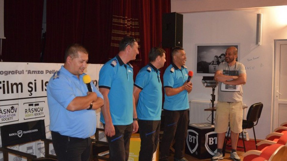 Patru jandarmi brașoveni au ajuns pe "Tronul Zeilor", cum mai este supranumit Vârful Elbrus