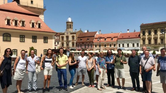 Mămăliga și ciorbele, preferatele străinilor care au învățat limbă și cultură românească, la Brașov