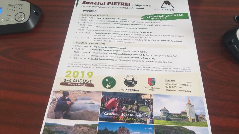 "Sunetul pietrei" la Racoş