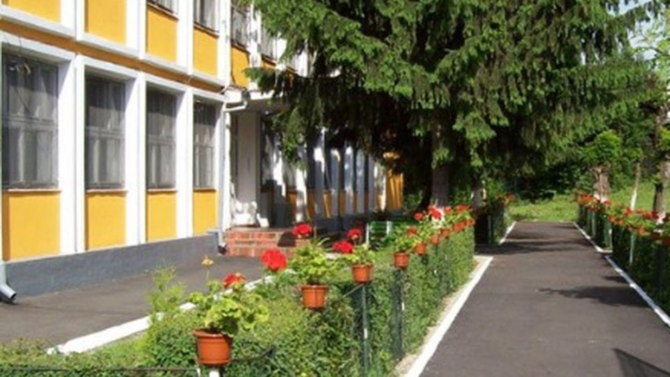 Școala 19 nu va mai fi mansardată, ci etajată