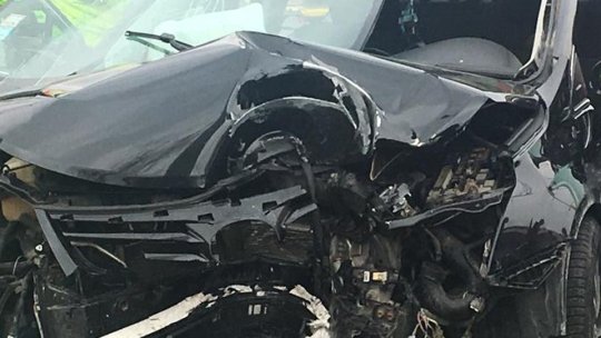 Coliziune pe DN1, între un microbuz şi un autoturism