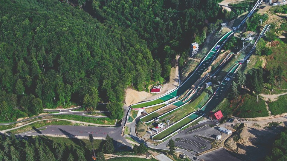 Regal de sărituri cu schiurile, de vară, la Râşnov