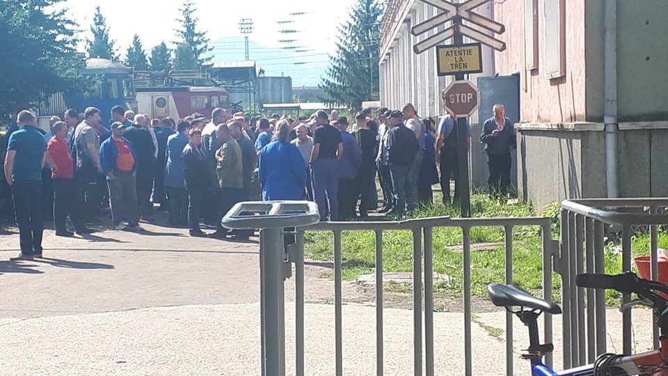 Greva de la Societatea Comercială de Reparaţii Locomotive CFR continuă