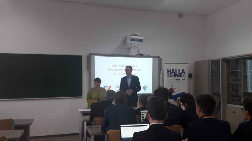 Centru de Cercetare în Fizică Aplicată, la Colegiul Național "Andrei Șaguna"