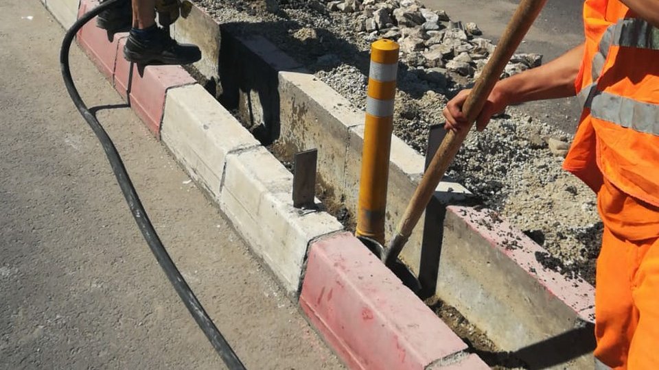 Sute de locuri de muncă vacante, la Braşov, în această perioadă