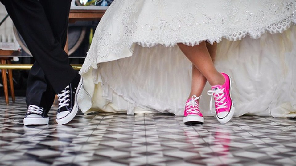 Alai de nuntă pe biciclete, pe străzile din Braşov