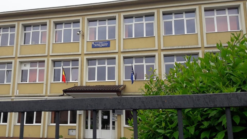 Peste 100 de corpuri de clădire ale şcolilor din judeţul Braşov nu au autorizaţie de securitate la incendiu