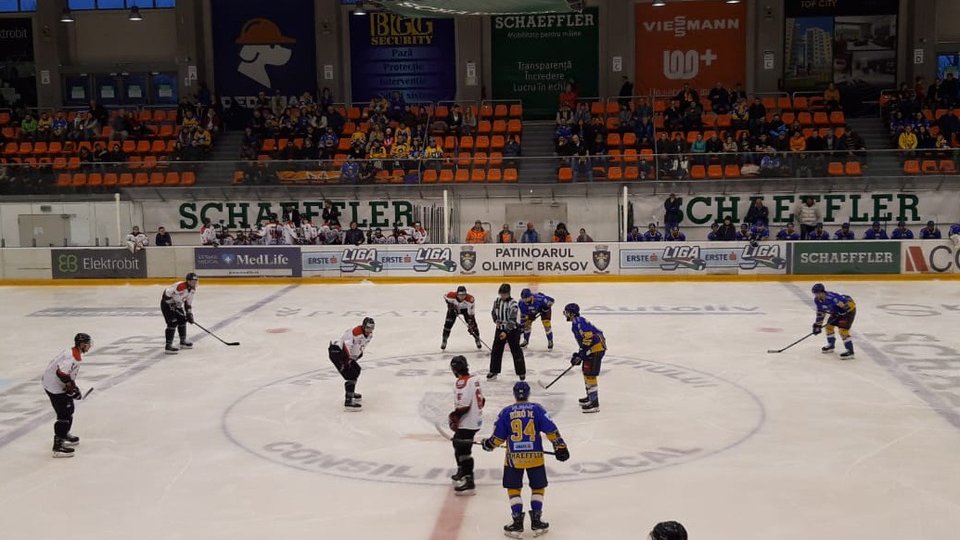 Două meciuri pe patinoarul propriu, pentru "lupi"