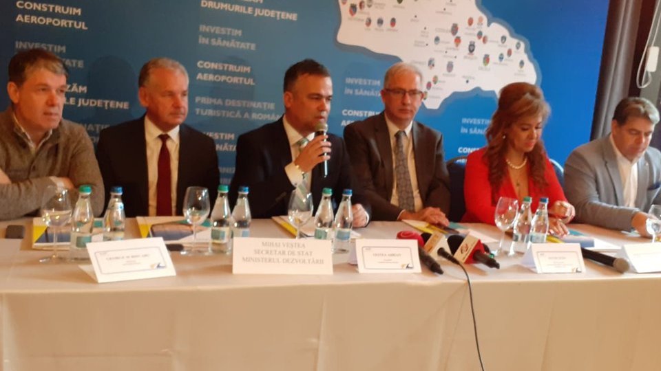 Aeroportul Braşov, din nou în atenţia autorităţilor